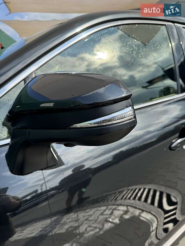 Позашляховик / Кросовер Toyota Venza 2021 в Чернівцях