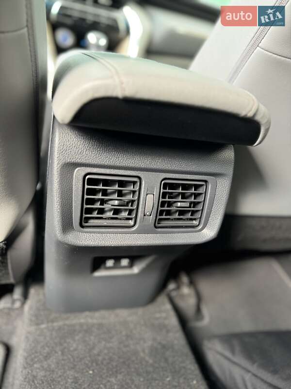 Позашляховик / Кросовер Toyota Venza 2021 в Чернівцях