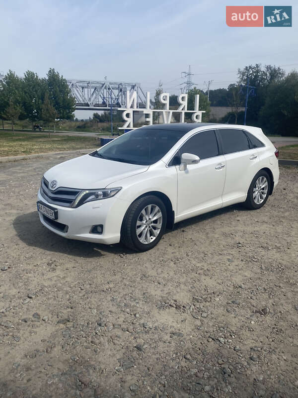 Позашляховик / Кросовер Toyota Venza 2013 в Києві