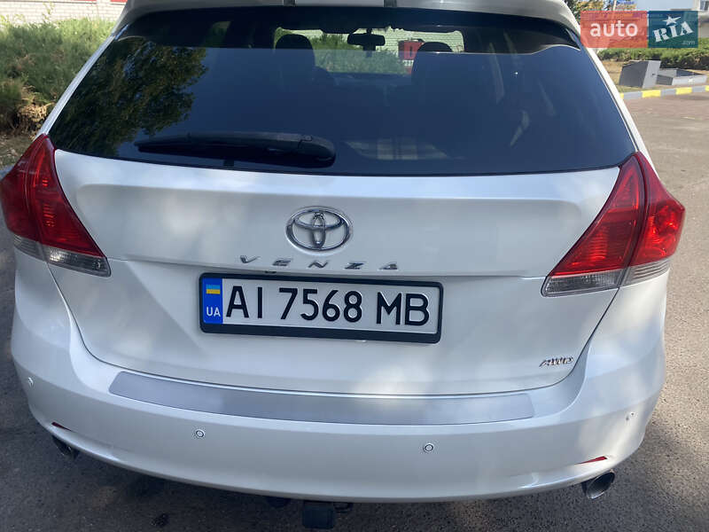 Внедорожник / Кроссовер Toyota Venza 2010 в Черкассах