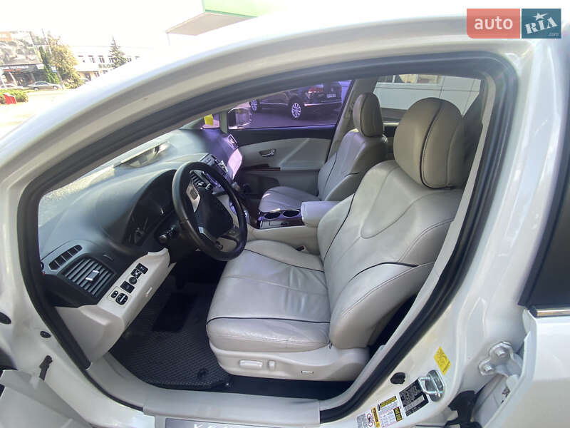 Внедорожник / Кроссовер Toyota Venza 2010 в Черкассах