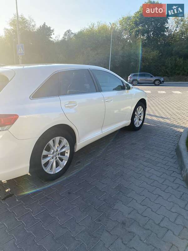 Позашляховик / Кросовер Toyota Venza 2015 в Тернополі
