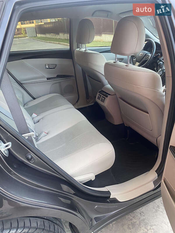 Позашляховик / Кросовер Toyota Venza 2014 в Львові