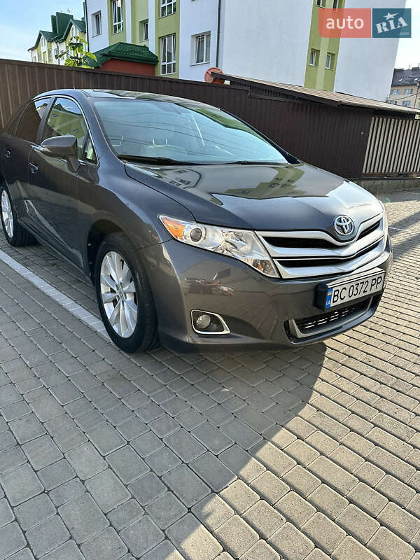 Позашляховик / Кросовер Toyota Venza 2014 в Львові