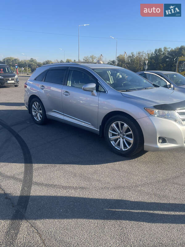 Позашляховик / Кросовер Toyota Venza 2013 в Києві