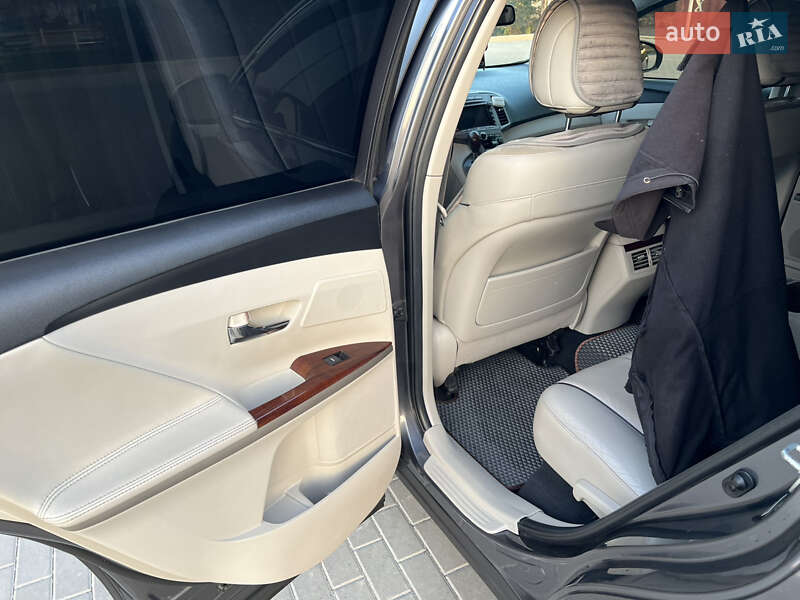 Позашляховик / Кросовер Toyota Venza 2011 в Бершаді