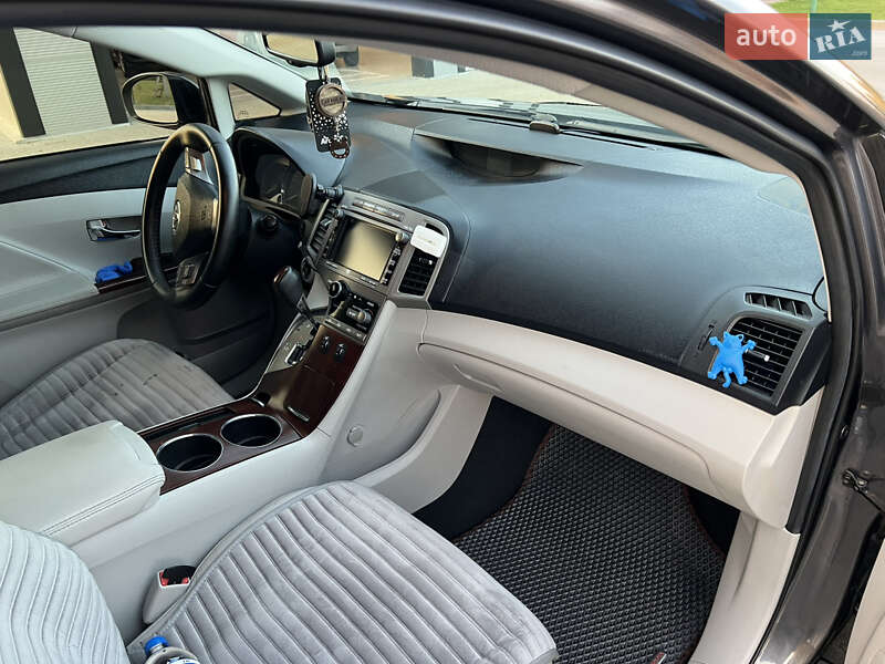 Позашляховик / Кросовер Toyota Venza 2011 в Бершаді