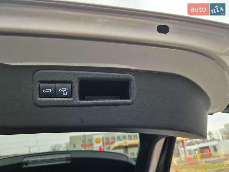 Позашляховик / Кросовер Toyota Venza 2020 в Харкові