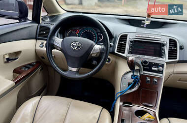 Позашляховик / Кросовер Toyota Venza 2010 в Харкові