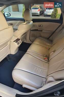 Позашляховик / Кросовер Toyota Venza 2011 в Івано-Франківську