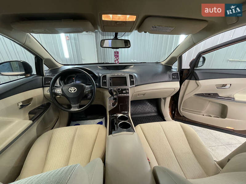 Позашляховик / Кросовер Toyota Venza 2012 в Тернополі