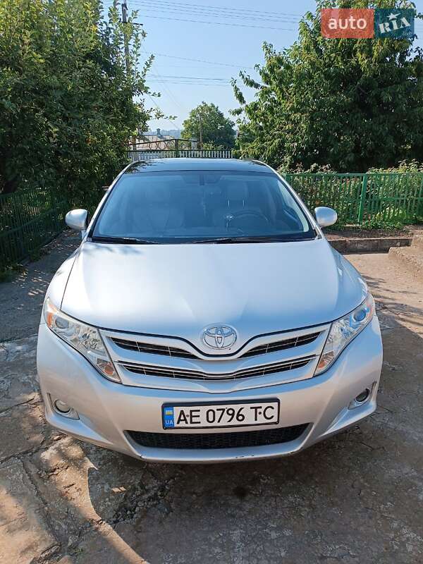 Позашляховик / Кросовер Toyota Venza 2010 в Кам'янському