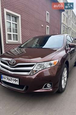 Позашляховик / Кросовер Toyota Venza 2014 в Києві