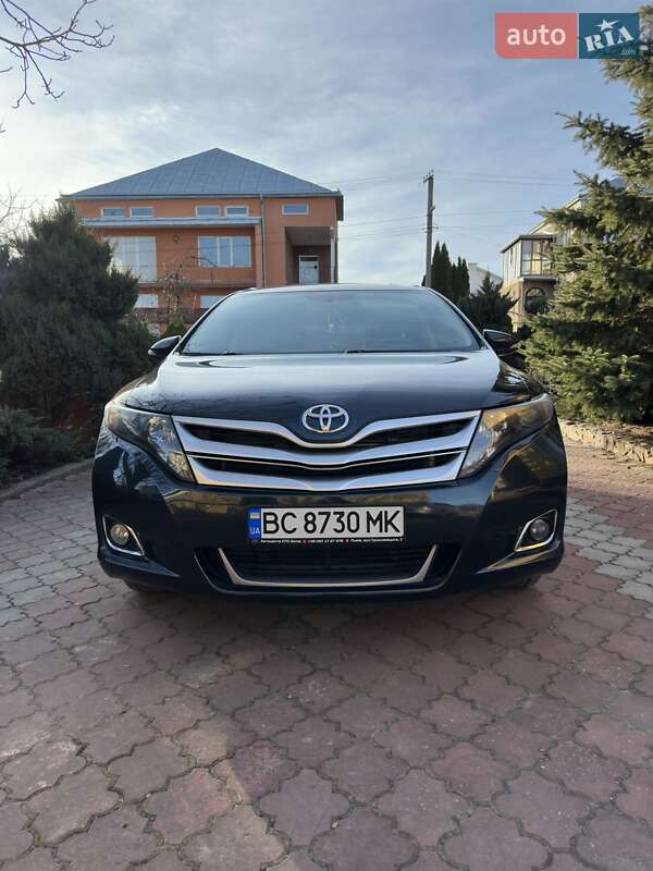 Позашляховик / Кросовер Toyota Venza 2014 в Львові