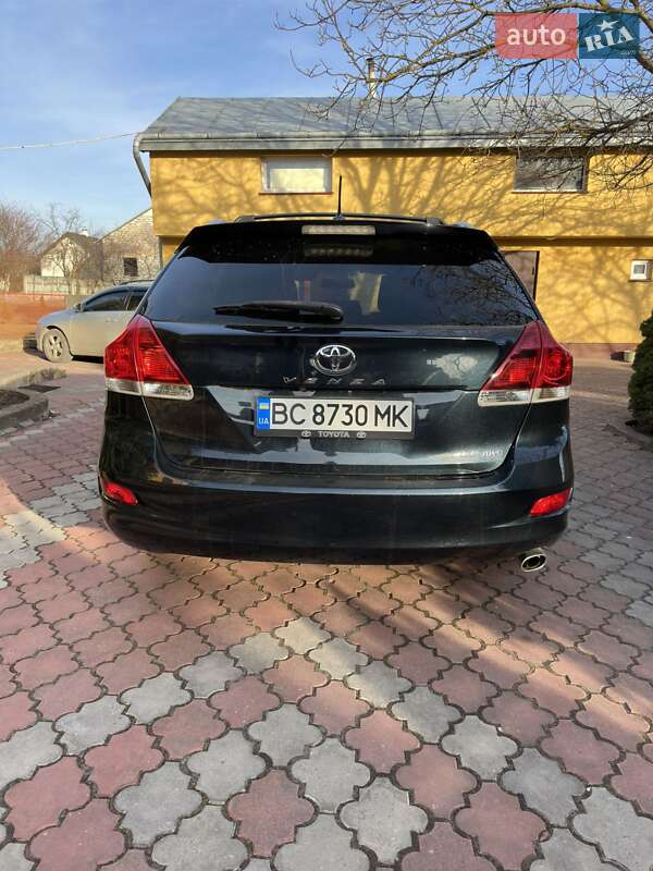 Позашляховик / Кросовер Toyota Venza 2014 в Львові