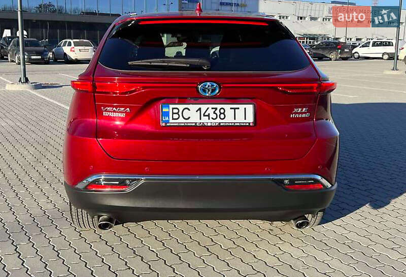 Позашляховик / Кросовер Toyota Venza 2021 в Львові