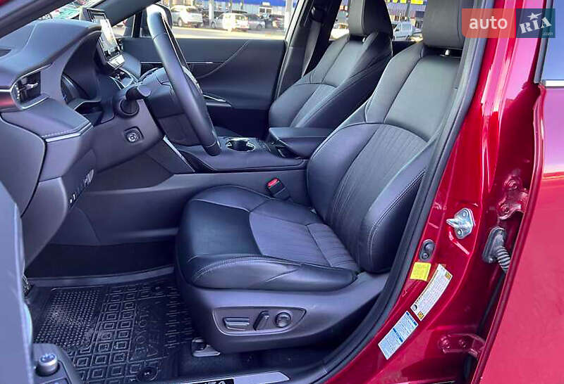 Позашляховик / Кросовер Toyota Venza 2021 в Львові