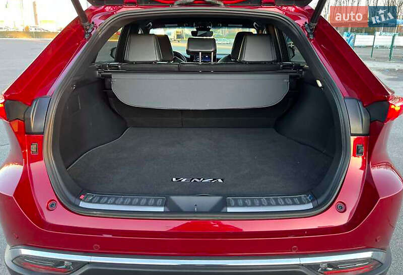 Позашляховик / Кросовер Toyota Venza 2021 в Львові