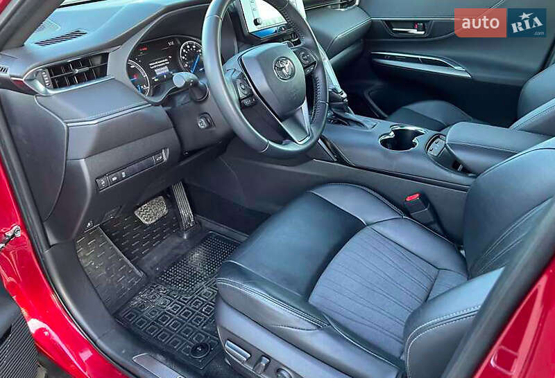 Позашляховик / Кросовер Toyota Venza 2021 в Львові