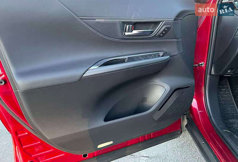 Позашляховик / Кросовер Toyota Venza 2021 в Львові