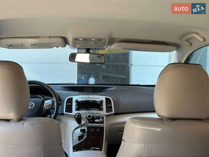 Позашляховик / Кросовер Toyota Venza 2011 в Самборі