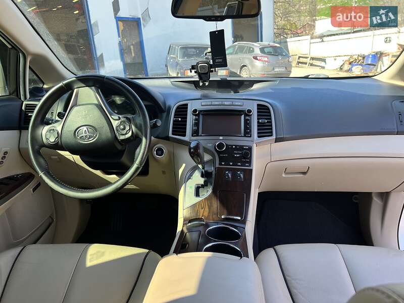 Позашляховик / Кросовер Toyota Venza 2013 в Києві