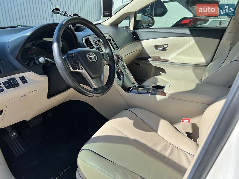 Позашляховик / Кросовер Toyota Venza 2013 в Києві