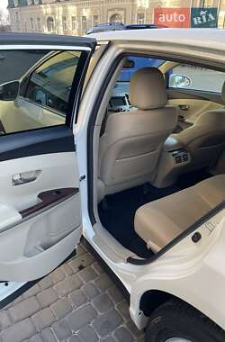 Позашляховик / Кросовер Toyota Venza 2013 в 