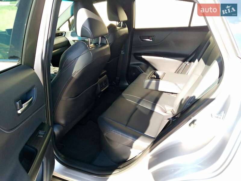 Позашляховик / Кросовер Toyota Venza 2022 в Львові