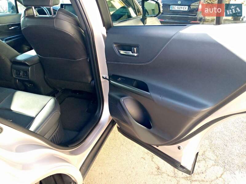 Позашляховик / Кросовер Toyota Venza 2022 в Львові