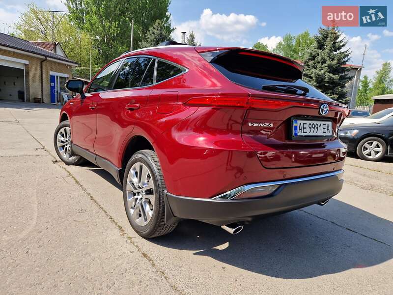 Позашляховик / Кросовер Toyota Venza 2021 в Дніпрі