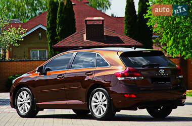 Позашляховик / Кросовер Toyota Venza 2014 в 
