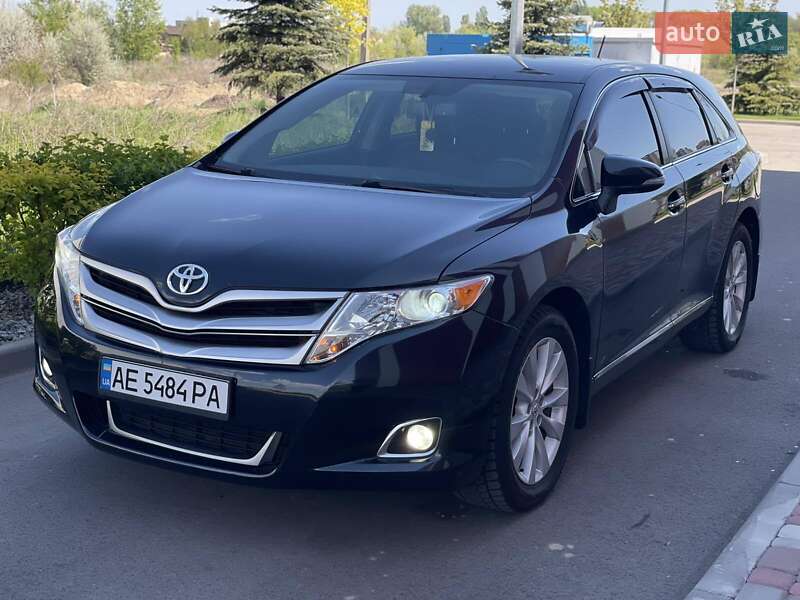 Позашляховик / Кросовер Toyota Venza 2013 в 