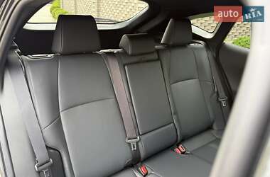 Позашляховик / Кросовер Toyota Venza 2024 в 