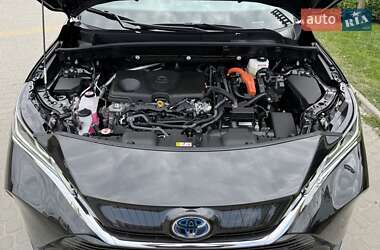 Позашляховик / Кросовер Toyota Venza 2024 в 