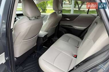 Позашляховик / Кросовер Toyota Venza 2021 в 