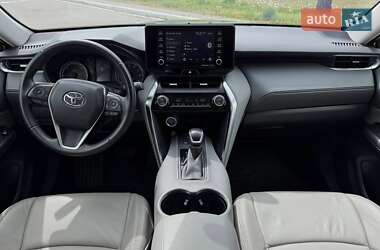 Позашляховик / Кросовер Toyota Venza 2021 в 
