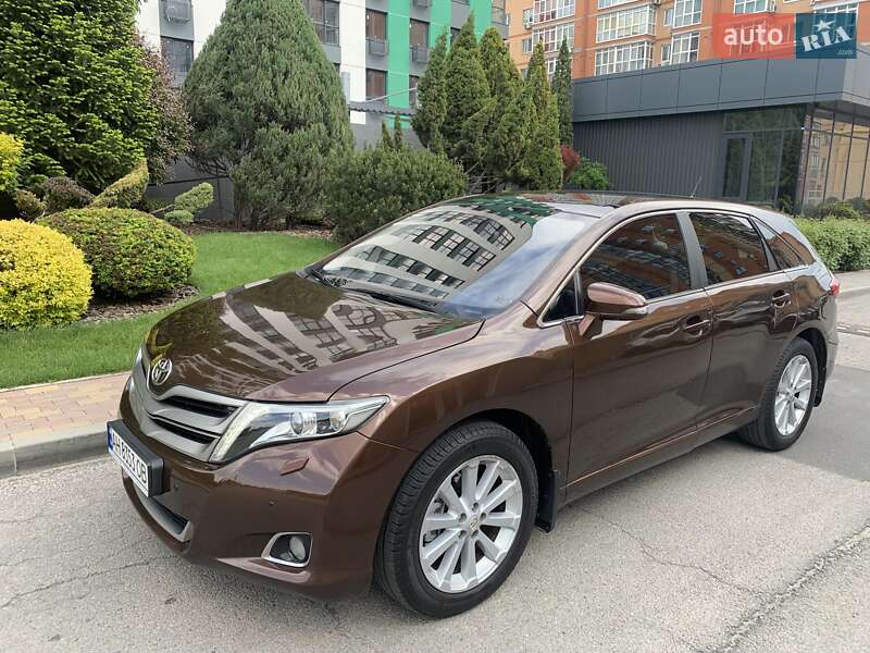 Позашляховик / Кросовер Toyota Venza 2013 в 