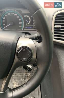 Позашляховик / Кросовер Toyota Venza 2013 в 