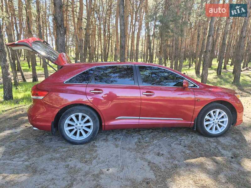 Позашляховик / Кросовер Toyota Venza 2012 в Дніпрі
