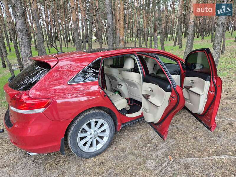 Позашляховик / Кросовер Toyota Venza 2012 в Дніпрі