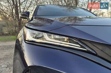 Внедорожник / Кроссовер Toyota Venza 2021 в 