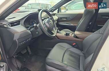 Позашляховик / Кросовер Toyota Venza 2021 в 