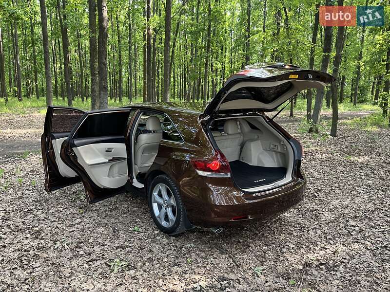 Позашляховик / Кросовер Toyota Venza 2013 в Кривому Розі