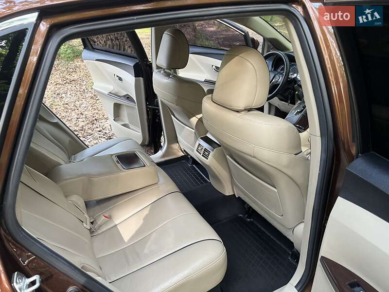 Позашляховик / Кросовер Toyota Venza 2013 в Кривому Розі