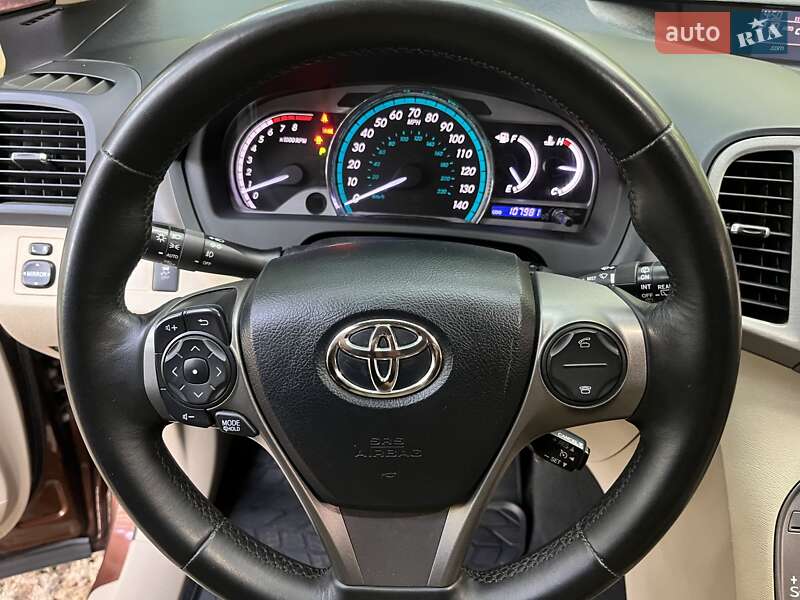 Позашляховик / Кросовер Toyota Venza 2013 в Кривому Розі