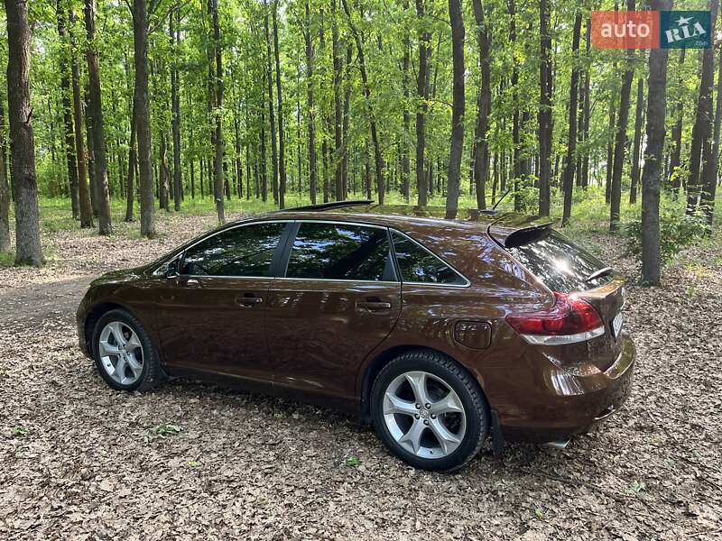 Позашляховик / Кросовер Toyota Venza 2013 в Кривому Розі