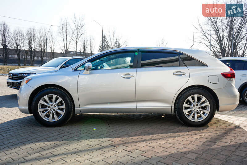 Позашляховик / Кросовер Toyota Venza 2014 в Житомирі