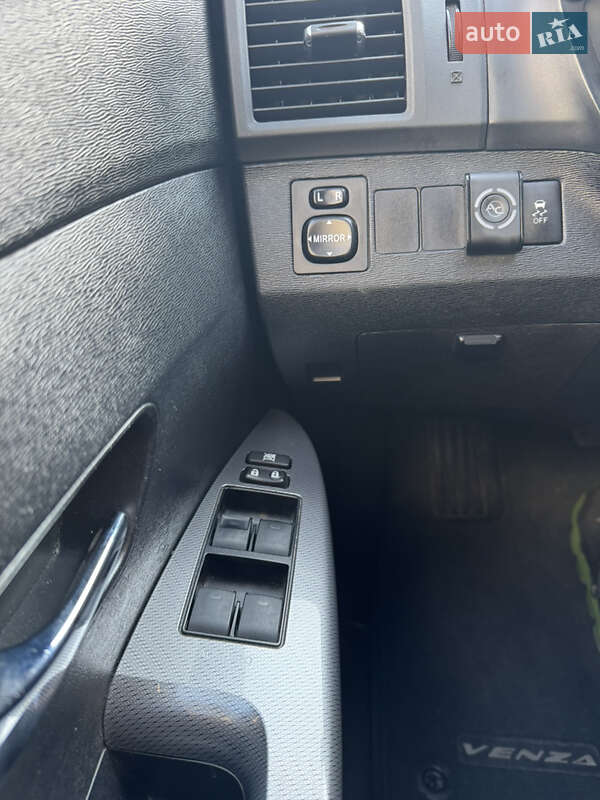 Позашляховик / Кросовер Toyota Venza 2014 в Хмельницькому