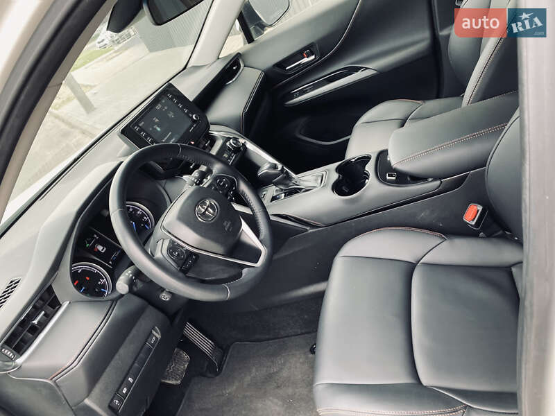 Позашляховик / Кросовер Toyota Venza 2021 в Києві